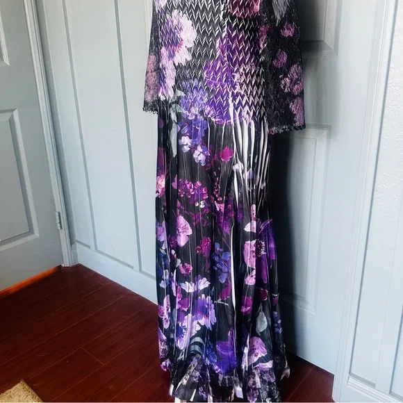 NEW Komarov V-Neck 3/4 Bell Sleeve Floral Print Mixed Media Aline Midi Dress - Picture 9 of 14